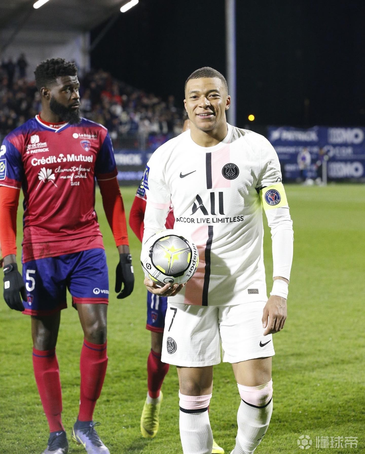 托特纳姆迎法甲关键赛;国际比赛日官宣签约;态度坚定;阵容厚度经受考验 托特纳姆迎法甲关键赛;国际比赛日官宣签约;态度坚定;阵容厚度经受考验