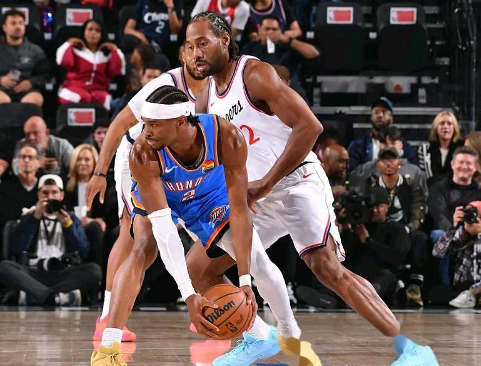 完美竞技平台官网-赛地聚焦——NBA常规赛今晚热度飙升，新奥尔良鹈鹕更衣室发声，压力陡增，临场指挥获称赞