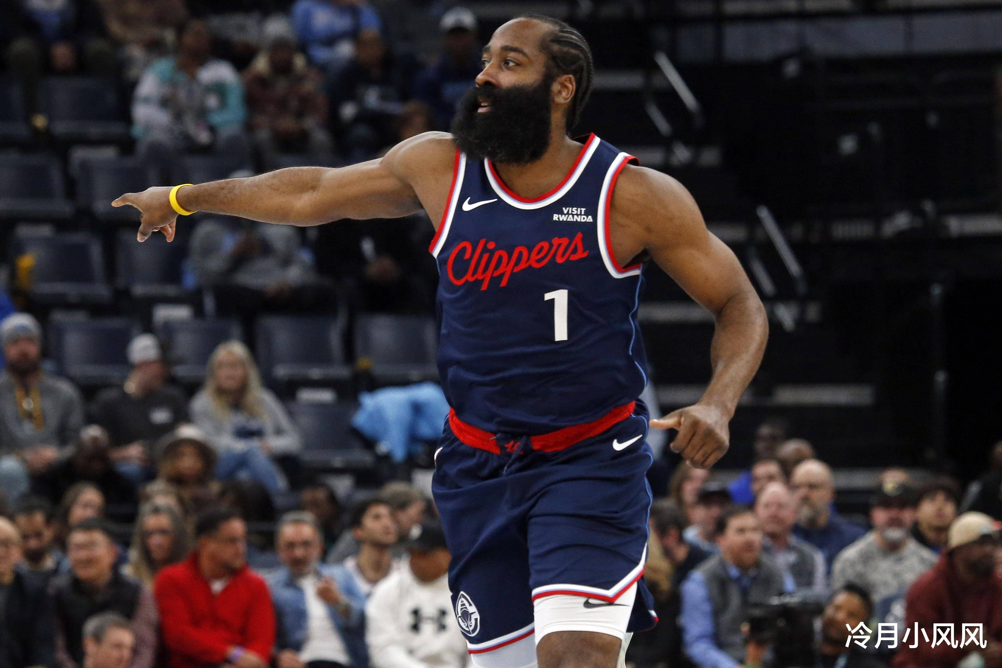 完美体育365wm平台官网-NBA常规赛今夜走向成谜；洛杉矶快船更衣室发声；更衣室稳定；赛程密集仍需轮换